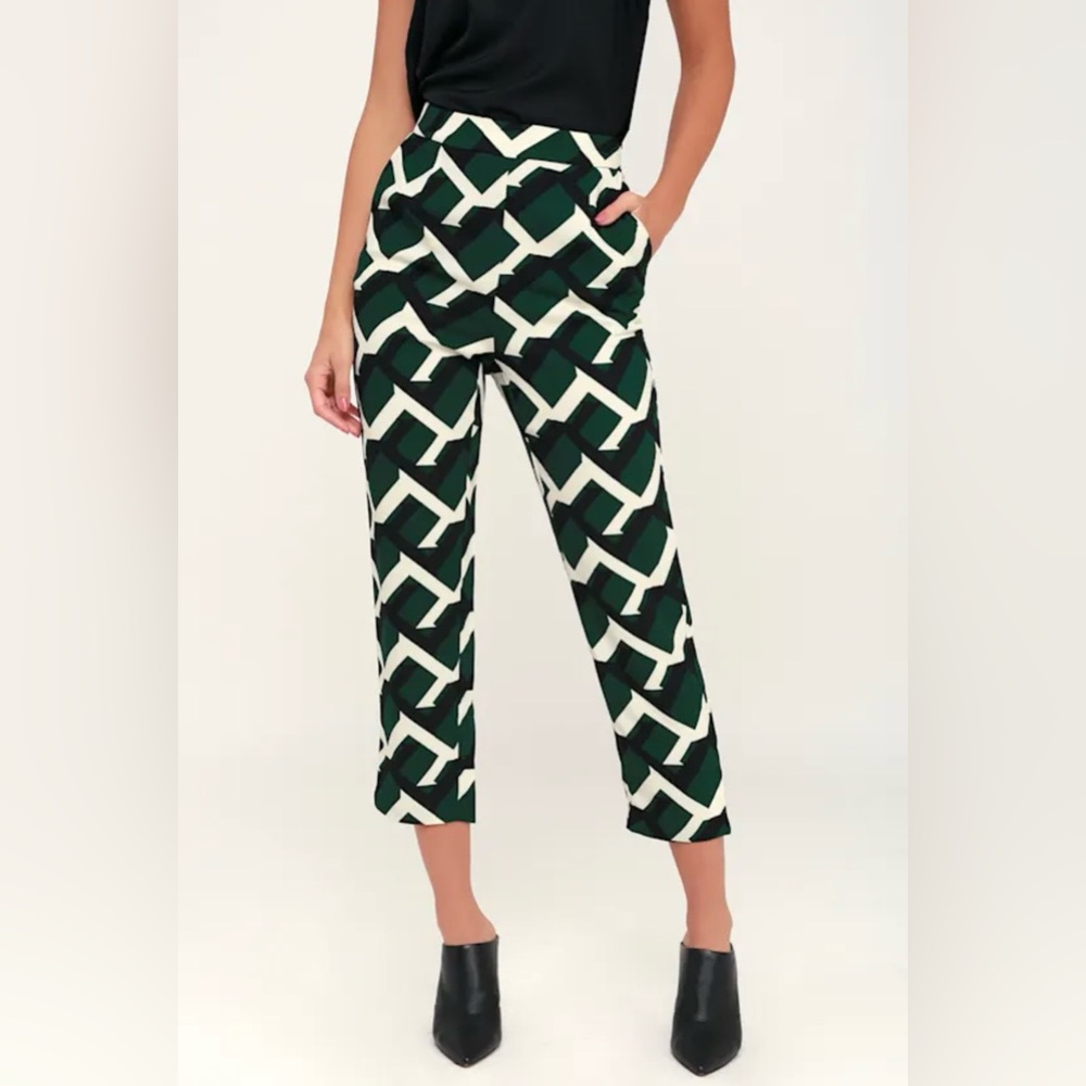 Like new Lulus Cropped Pants size small